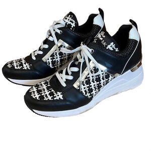 NWOB Michael Kors Georgie Trainer Sz-9